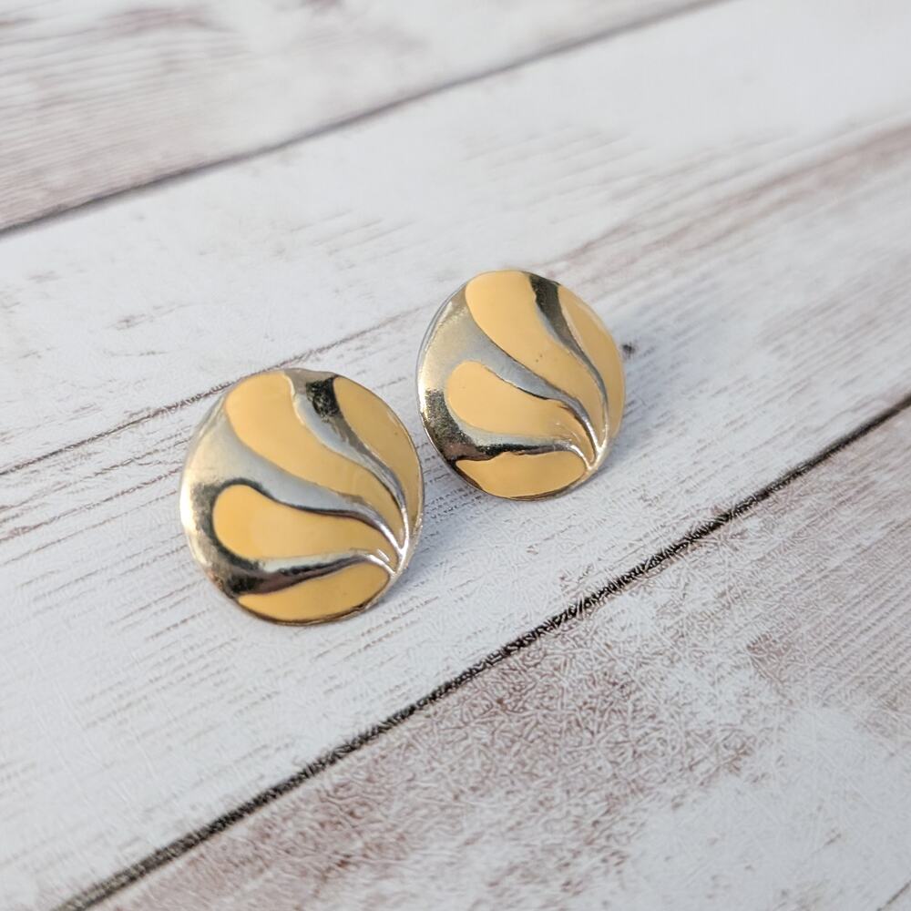 Vintage Stud Earrings Wavy Design 0.75" - Picture 3 of 6